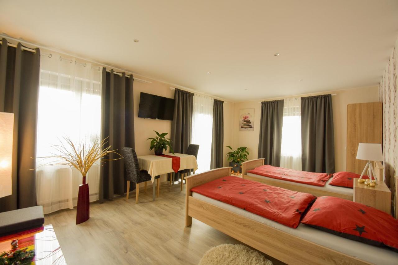 Mainzimmer - Business Apartments Hasloch  Ngoại thất bức ảnh