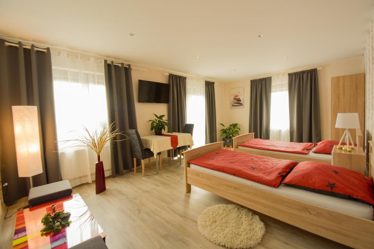 Mainzimmer - Business Apartments Hasloch  Ngoại thất bức ảnh