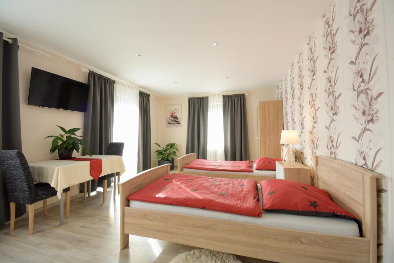 Mainzimmer - Business Apartments Hasloch  Ngoại thất bức ảnh