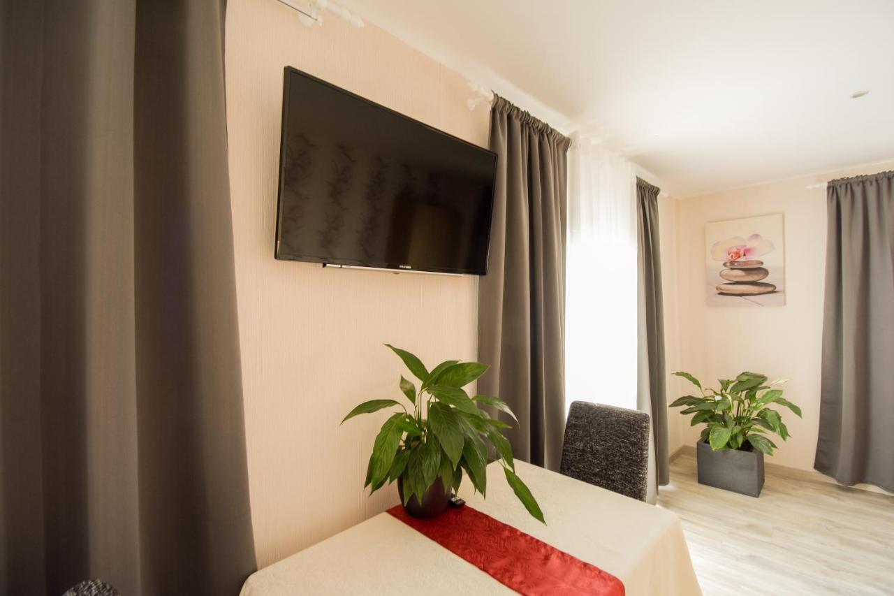 Mainzimmer - Business Apartments Hasloch  Ngoại thất bức ảnh