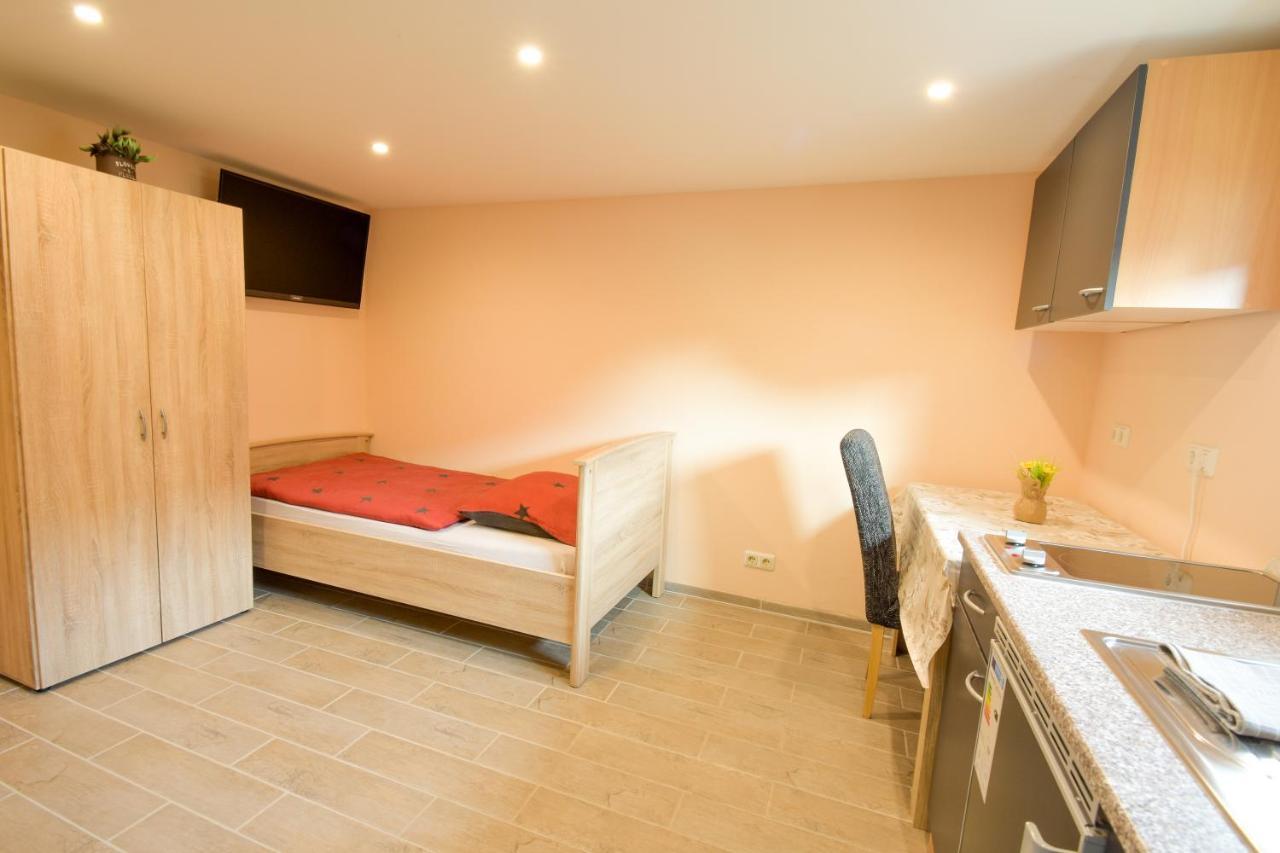 Mainzimmer - Business Apartments Hasloch  Ngoại thất bức ảnh