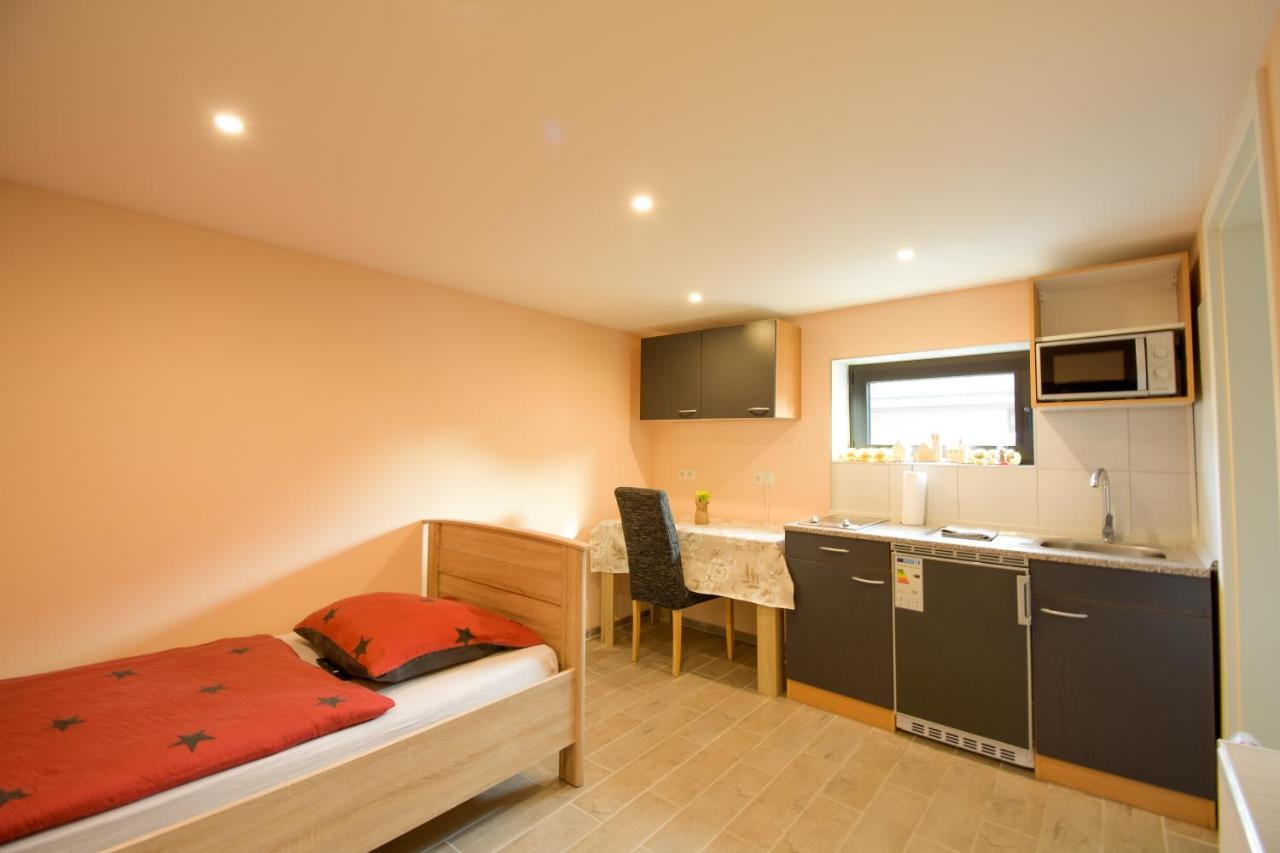 Mainzimmer - Business Apartments Hasloch  Ngoại thất bức ảnh