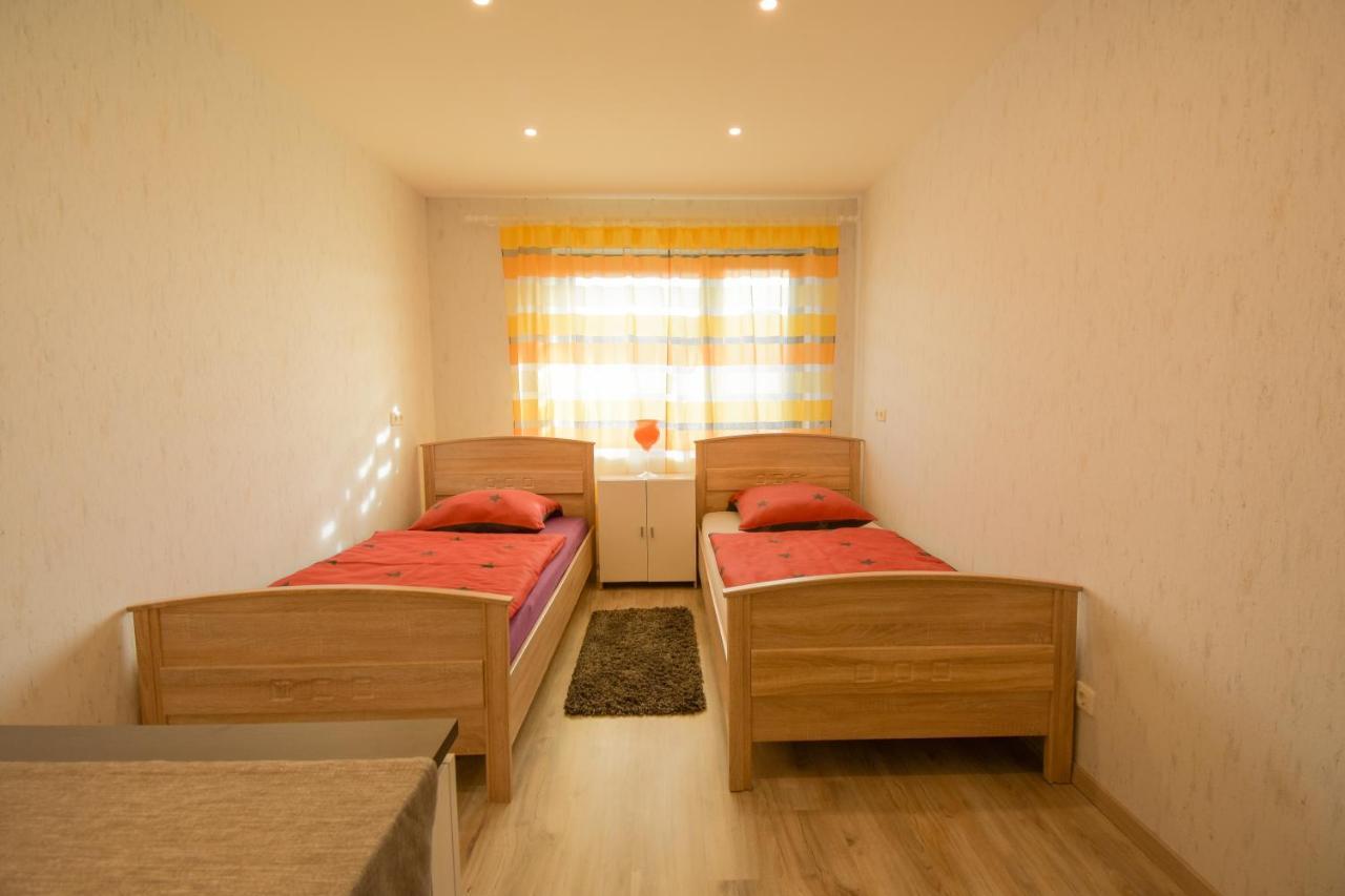 Mainzimmer - Business Apartments Hasloch  Ngoại thất bức ảnh